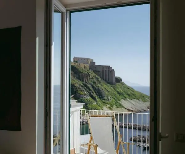 Torretta Corricella- Punta Dei Monaci 普罗奇达